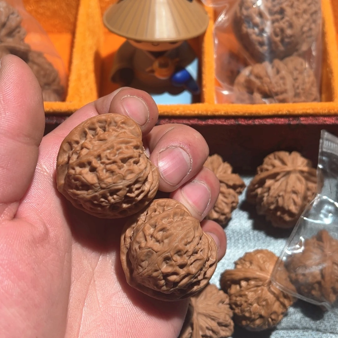 及***️文玩核桃吊坠宫灯