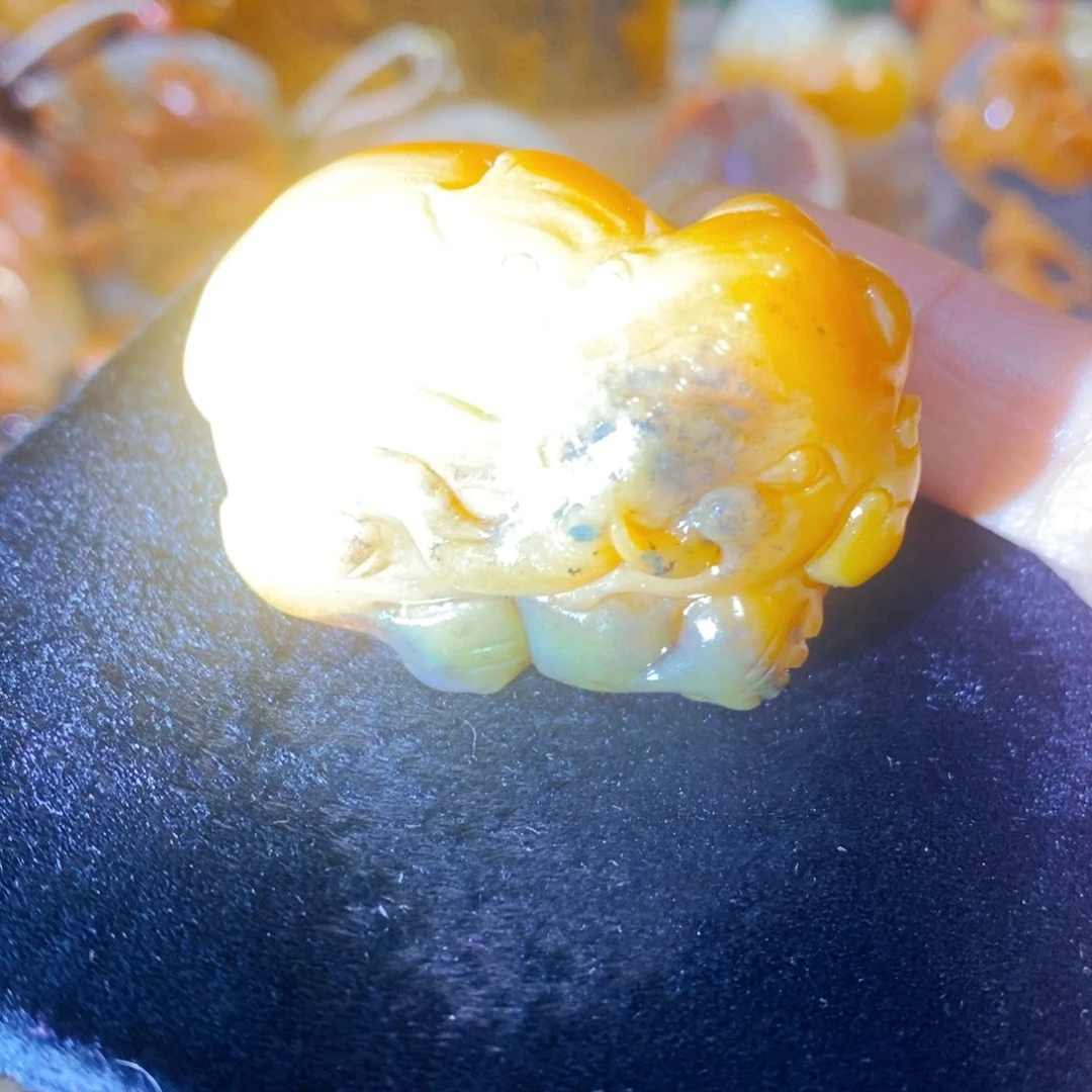 未镶嵌石英质玉（黄龙玉）手链