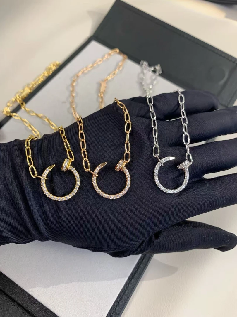 梵花家 重工版本钉子款围巾百搭