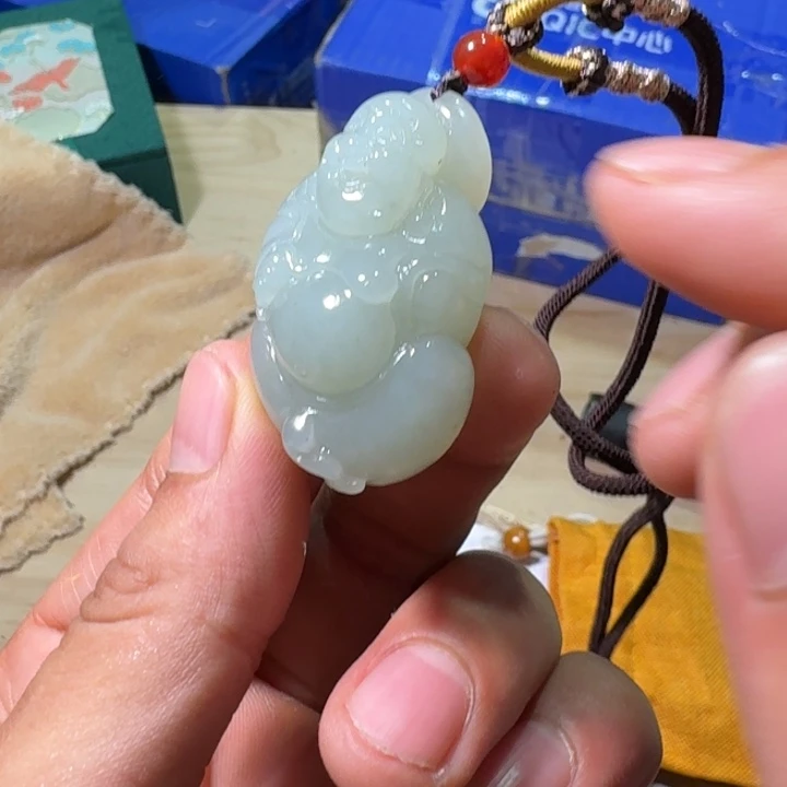 未镶嵌和田玉（糖玉）挂件