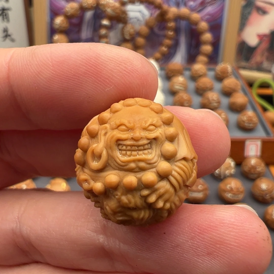 猴头核桃吊坠伏虎