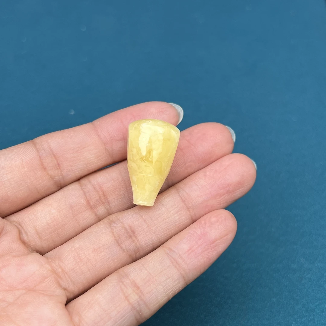 Y1052天然原矿蜜蜡 鸡油黄三通 14*24mm 抖音基地质检发货