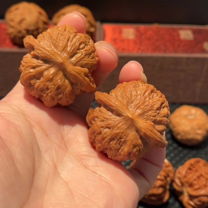 南***熹文玩核桃吊坠血麒麟