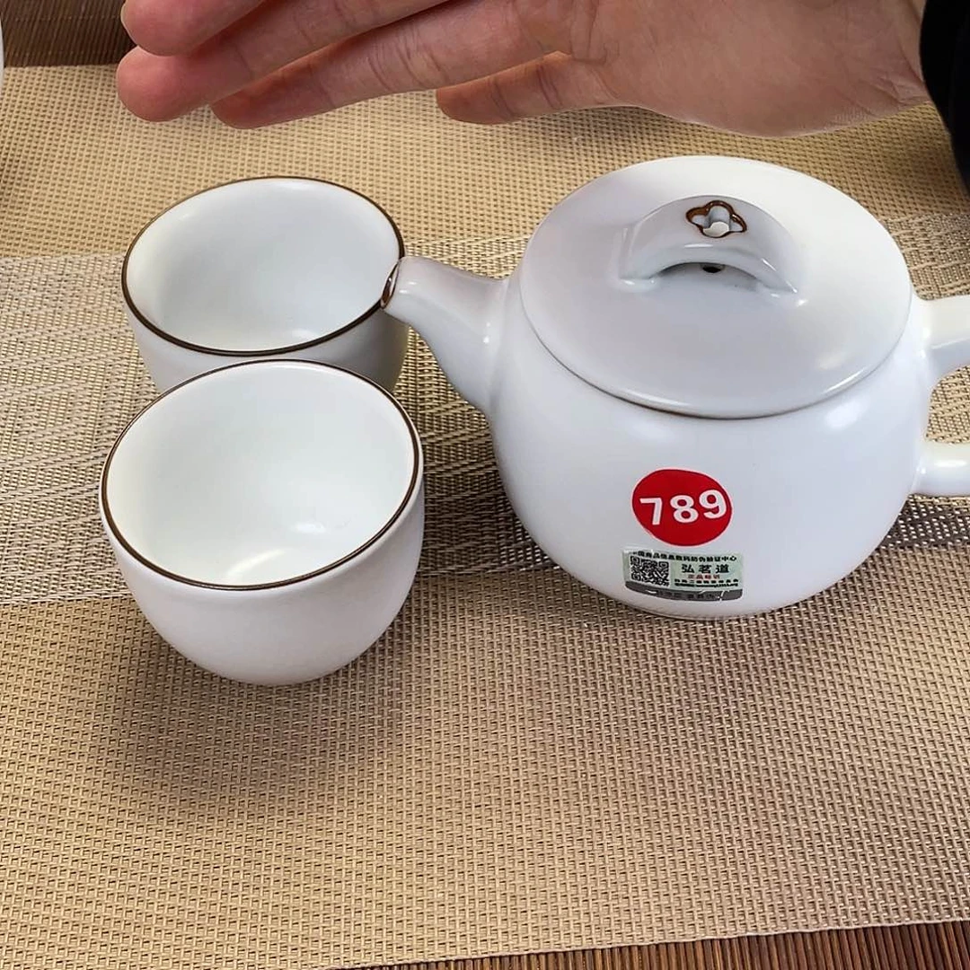 瓷片。。。。。。。。。。。。。