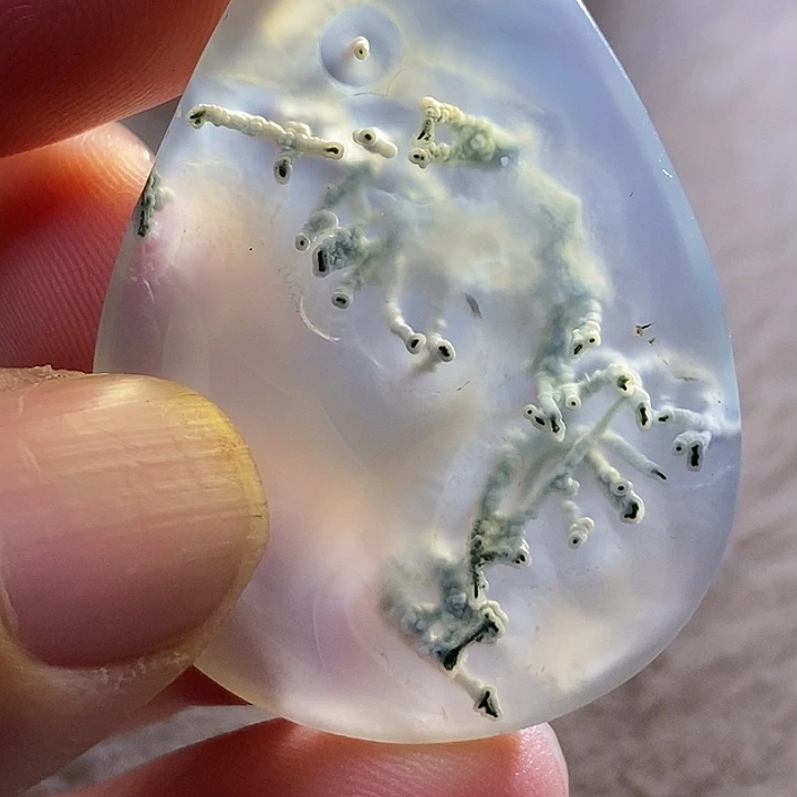 孙***娘未镶嵌颈饰玛瑙/玉髓