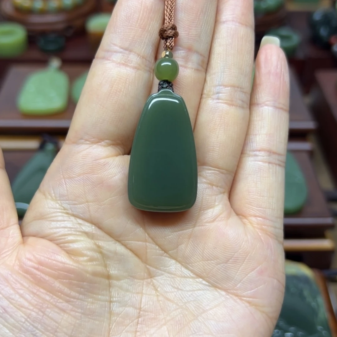 【闪购商品】岫岩老玉（透闪石质玉）未镶嵌颈饰小平安牌