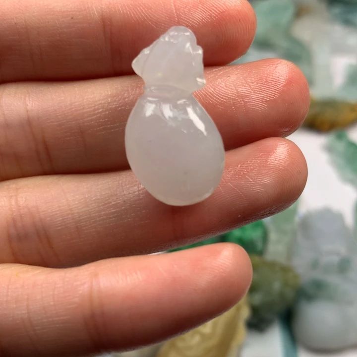 定制翡翠未镶嵌翡翠
