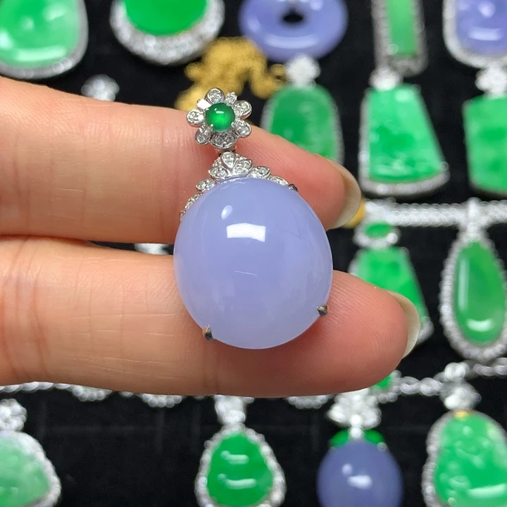 【闪购商品】颈饰18K金镶嵌翡翠吊坠