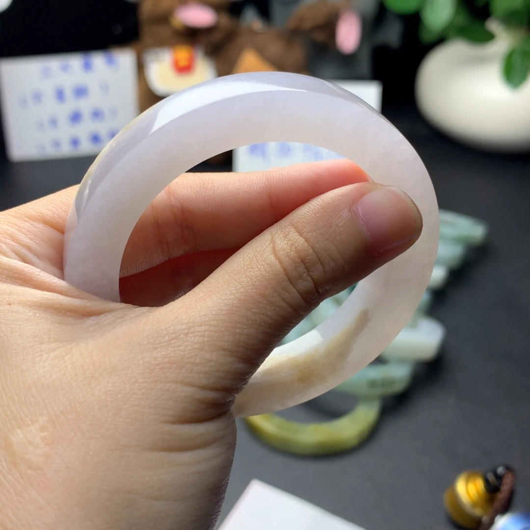 定制翡翠未镶嵌翡翠手镯