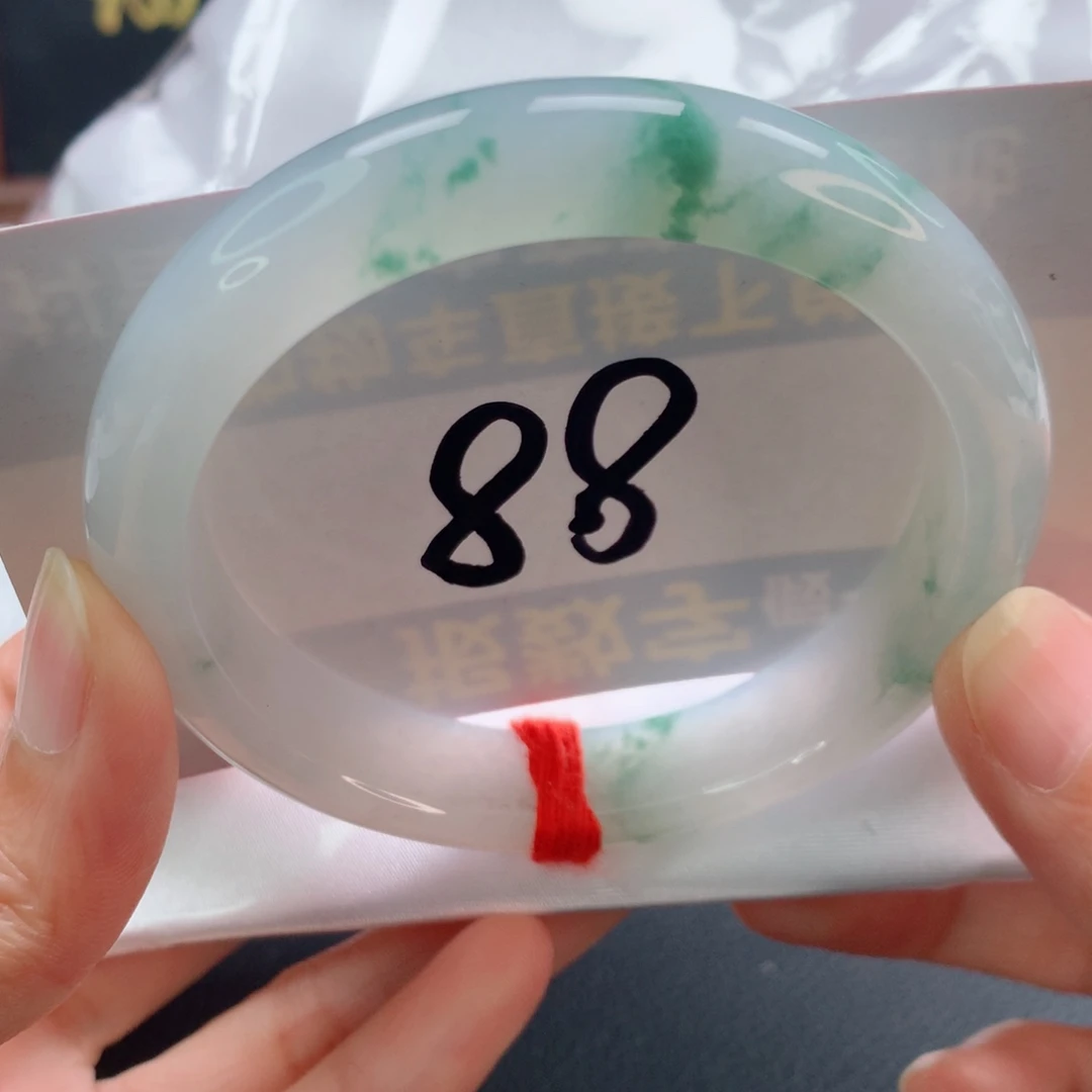 未镶嵌手镯翡翠正圈冰胶白底飘绿花