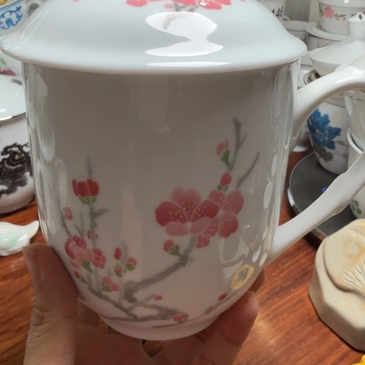 醴陵手绘红梅薄胎盖杯600微瑕