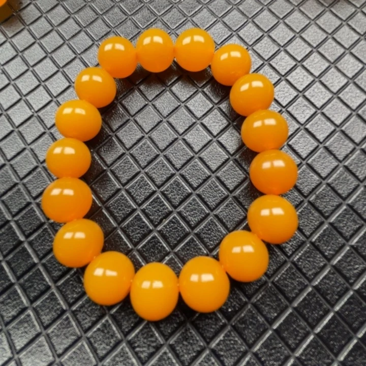 未镶嵌石英质玉（黄龙玉）颈饰