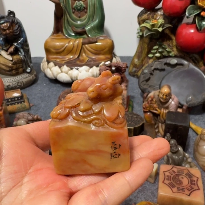 德***：石材手工艺品摆件