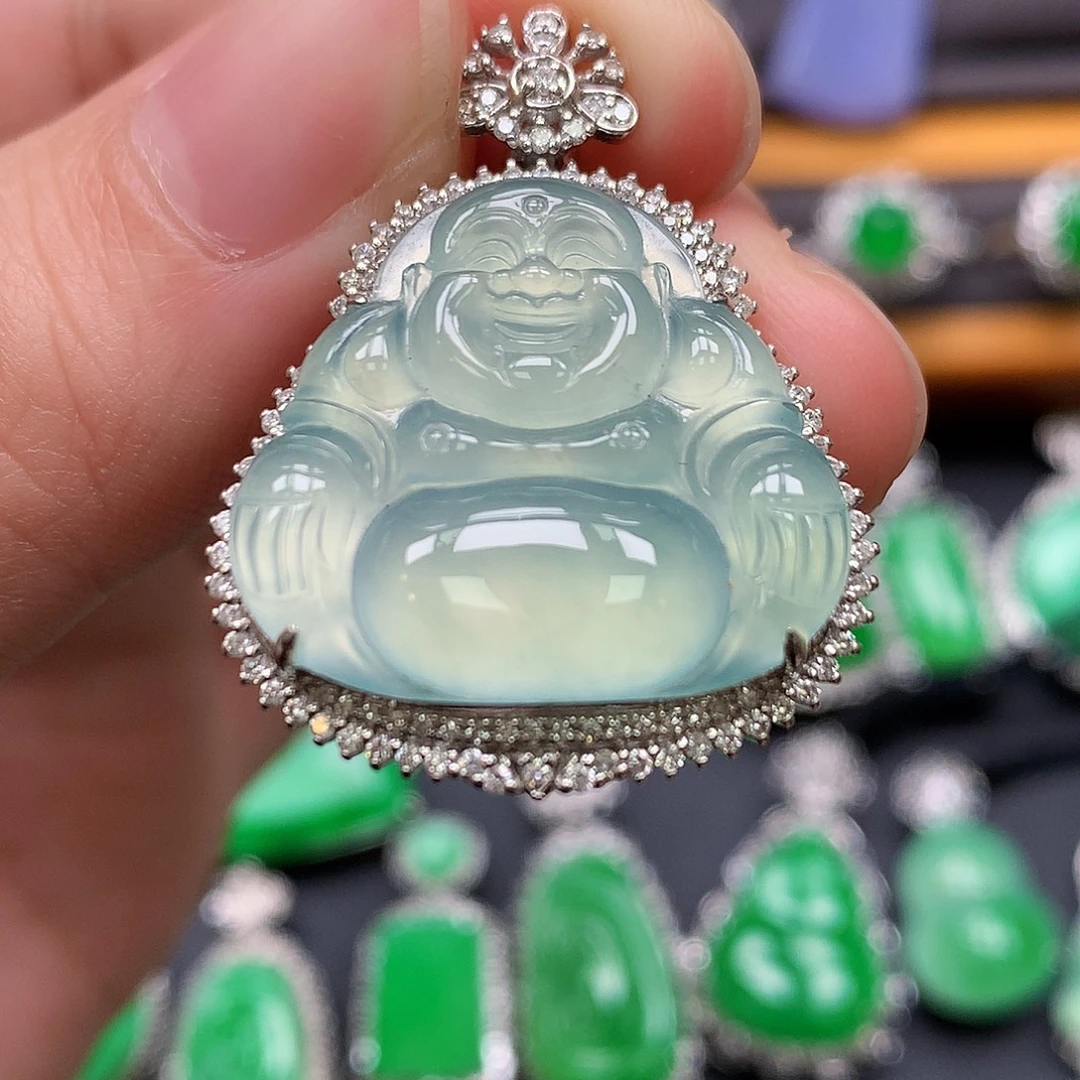 翡翠18K金镶嵌颈饰