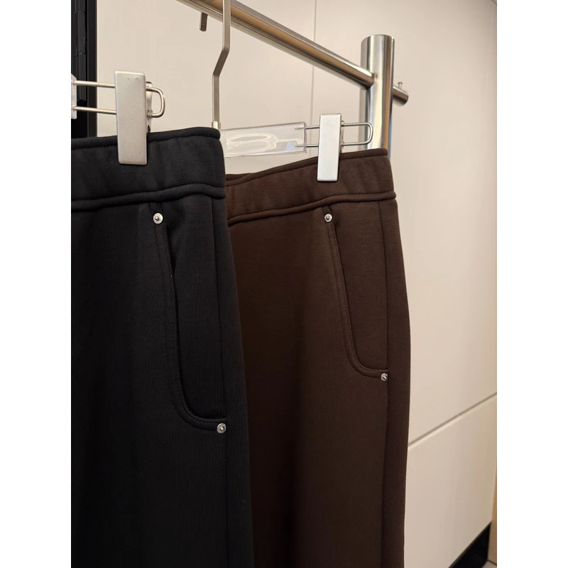 2025秋冬新款年货欧货秋冬新款磨毛口袋刺绣运动卫裤经典直筒长裤