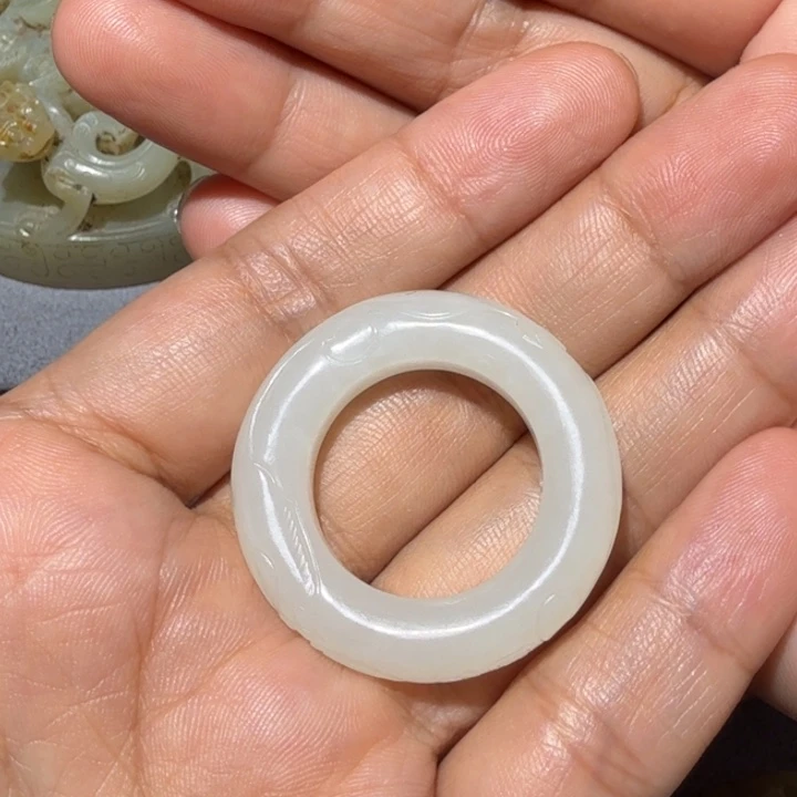 子***旻和田玉未镶嵌挂件