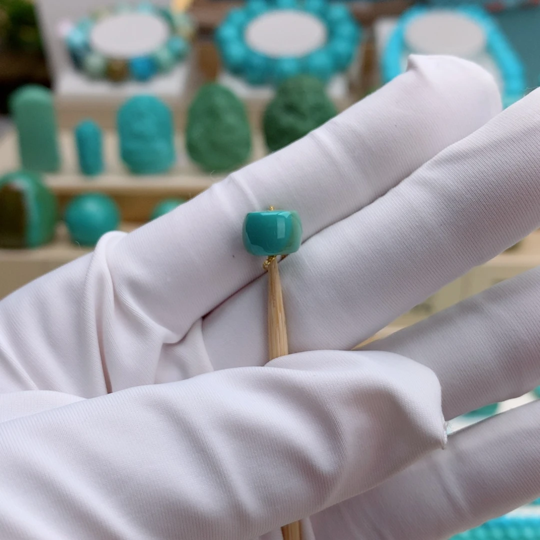 绿松石未镶嵌挂件