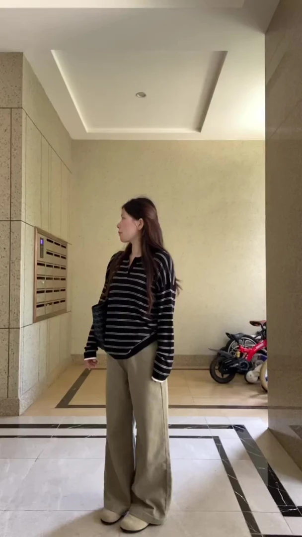 女生韩系ins衣服2025秋季撞色条纹长袖上衣女简约高级感直筒裤