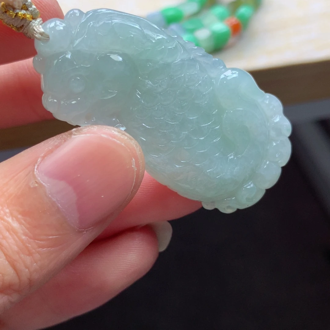 翡翠未镶嵌颈饰吊坠