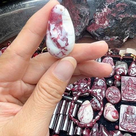 【闪购商品】天然辰砂天然原矿朱砂吊坠