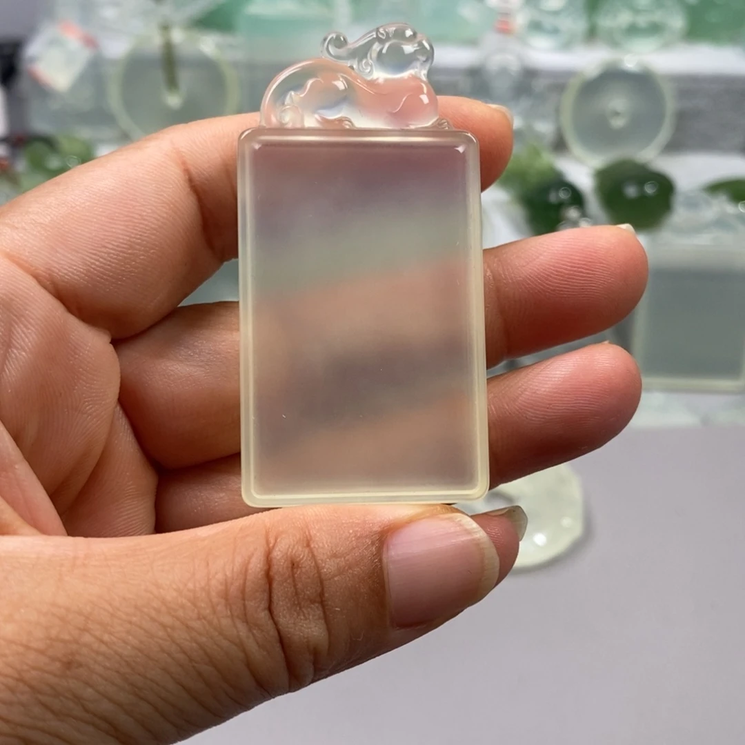 u***u蛇纹石玉未镶嵌颈饰