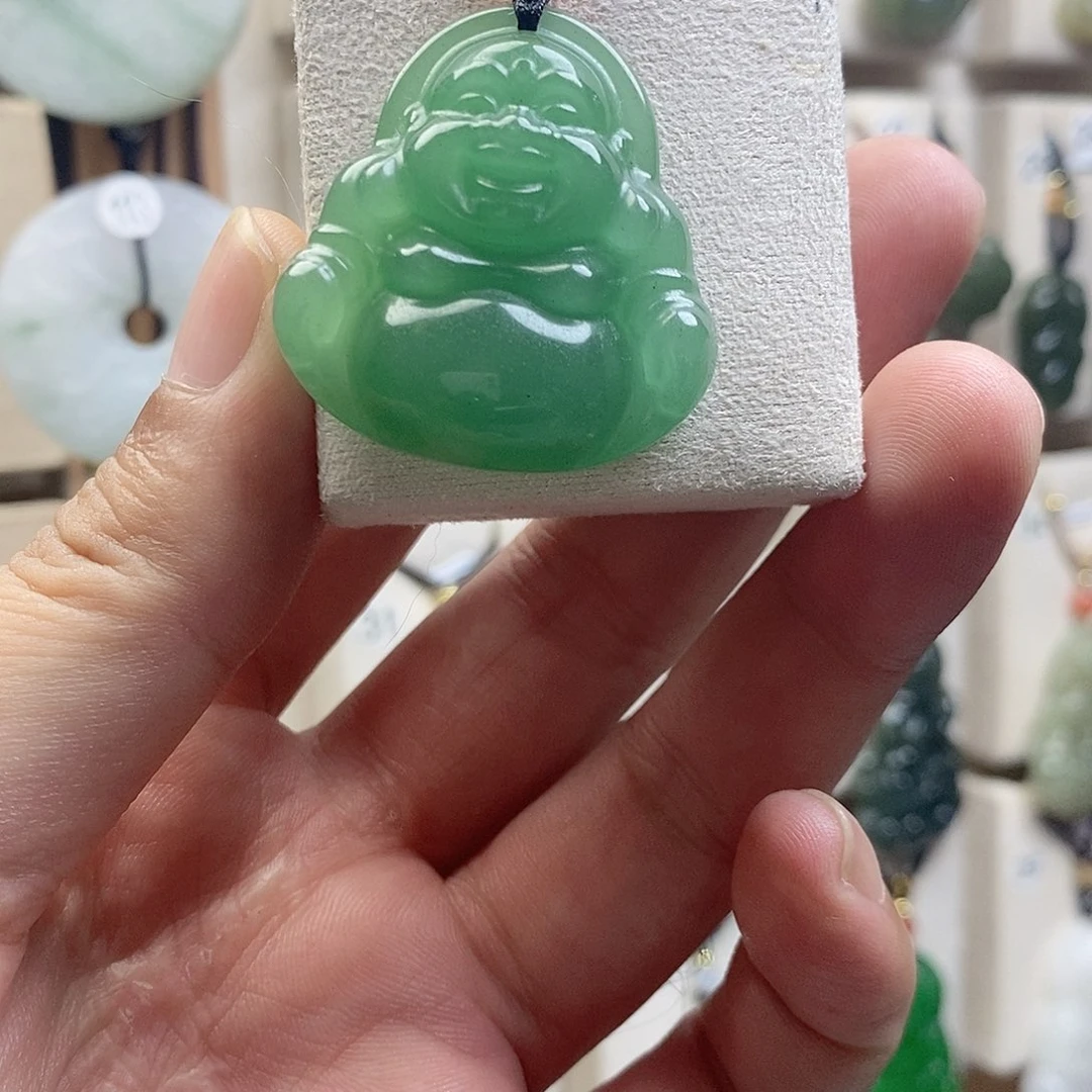 颈饰未镶嵌石英质玉