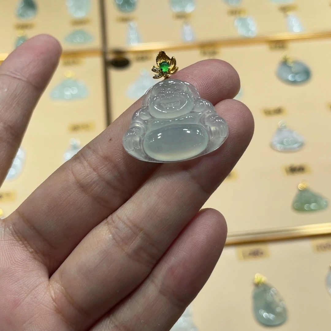 颈饰18K金镶嵌翡翠
