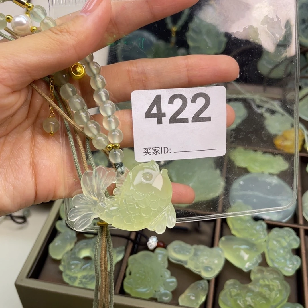 初***、蛇纹石玉未镶嵌颈饰
