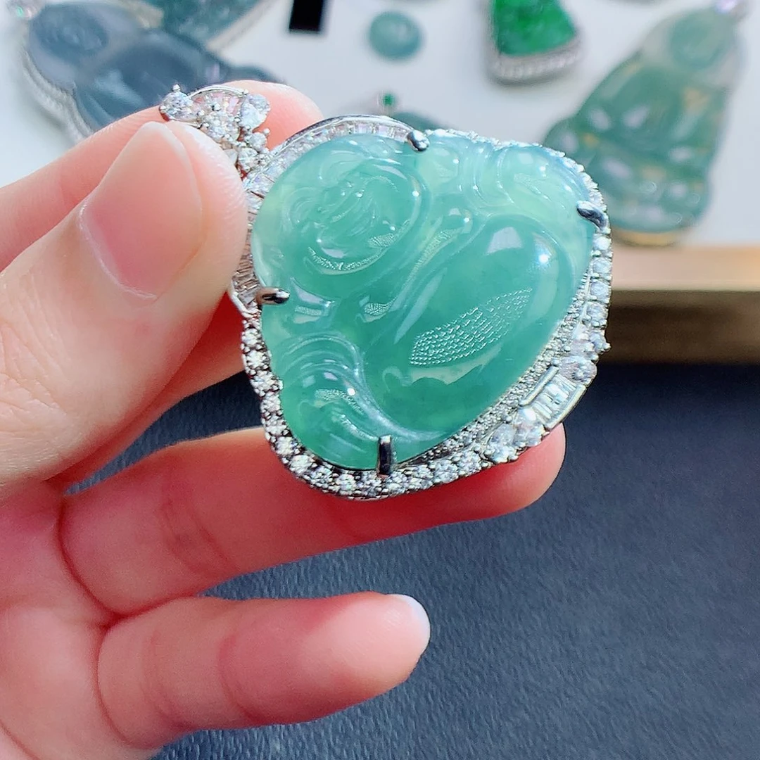 翡翠挂件未镶嵌翡翠