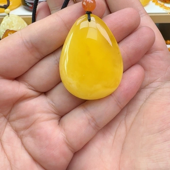 未镶嵌颈饰琥珀假一赔十，5