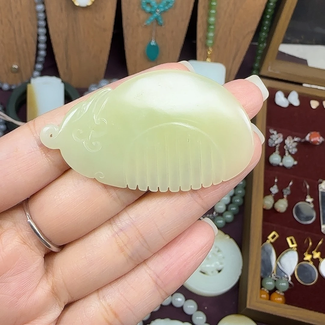 和田玉未镶嵌颈饰
