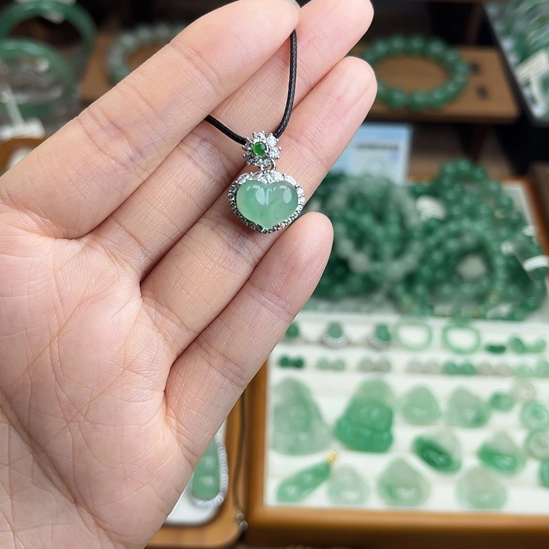 石英质玉（非洲翠）银S925镶嵌吊坠(不含链)桃心吊坠