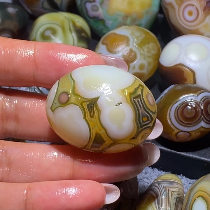 玛瑙/玉髓未镶嵌珠宝奇石46