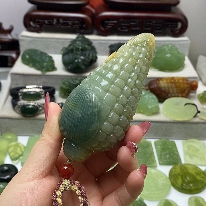 未镶嵌岫玉手把件