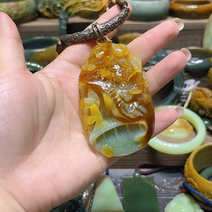 蛇纹石玉未镶嵌吊坠满*