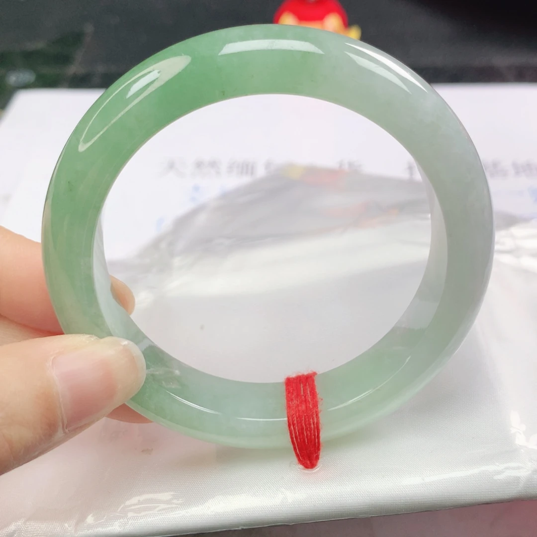 翡翠未镶嵌手镯正