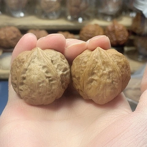 文玩核桃把件玄武索带彩36