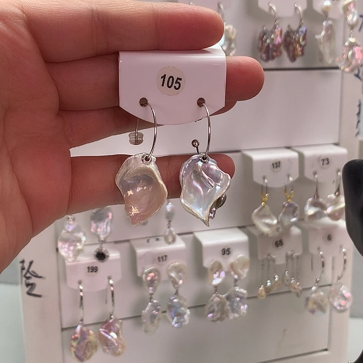 小***窝无非金属巴洛克花瓣耳饰