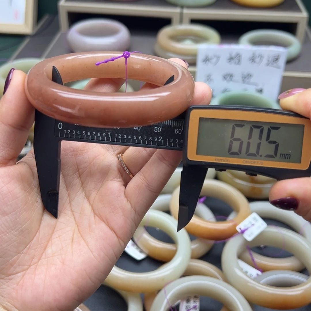 石英质玉（佘太翠）未镶嵌手镯