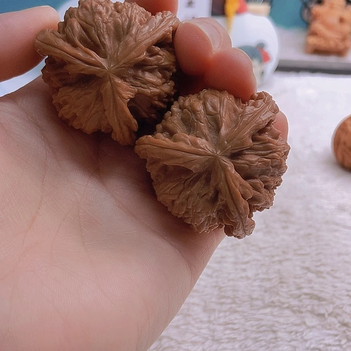 吊坠文玩核桃小***。三棱