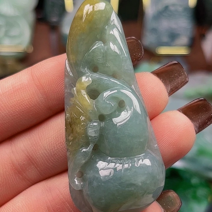 翡翠未镶嵌颈饰挂件