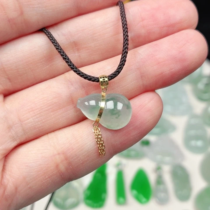 颈饰18K金镶嵌翡翠缅甸天然A货翡翠