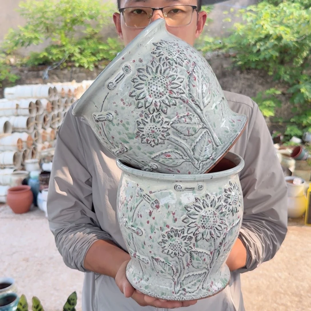 紫砂花盆口20高20（两个白色太阳花旗袍