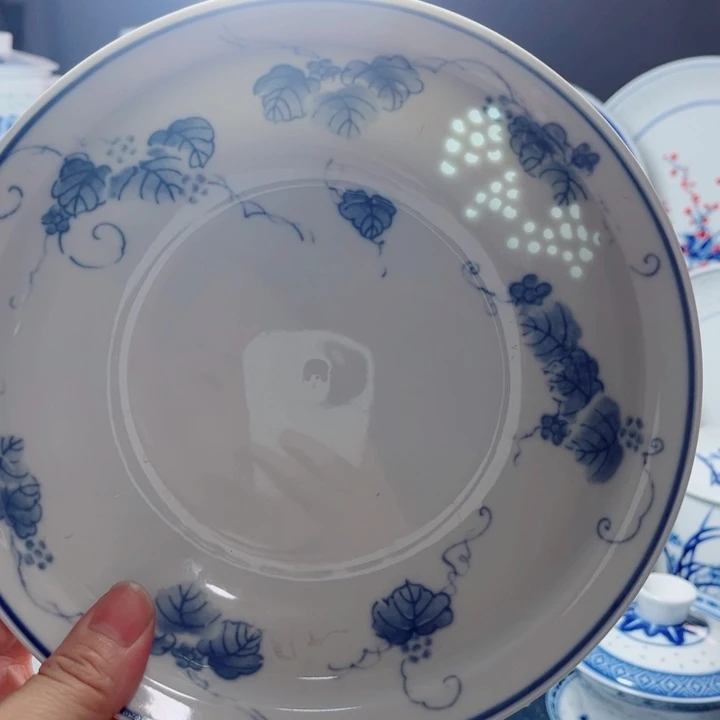 青花玲珑8寸窝盘葡萄