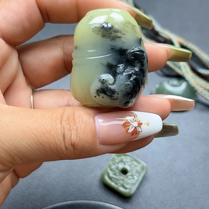 【闪购商品】颈饰未镶嵌和田玉黄*胖