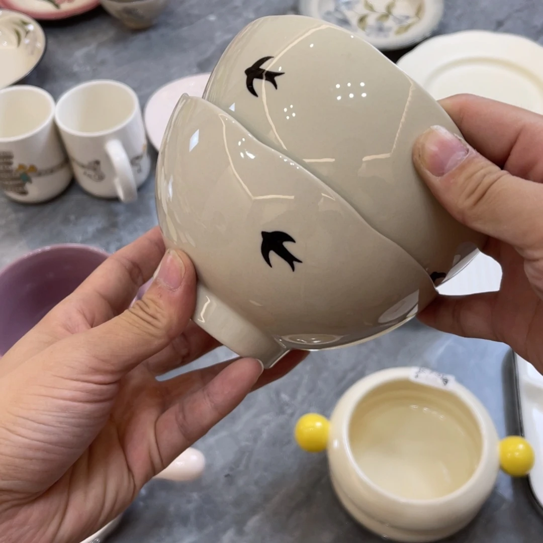 陶瓷微瑕餐具介意勿拍，满18飞！