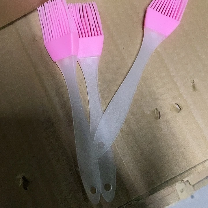 3个油刷颜色随机发