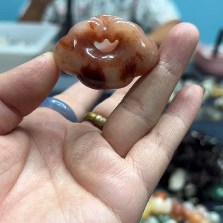 石英岩玉合金颈饰