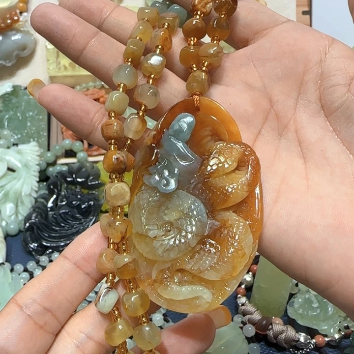 未镶嵌蛇纹石玉吊坠