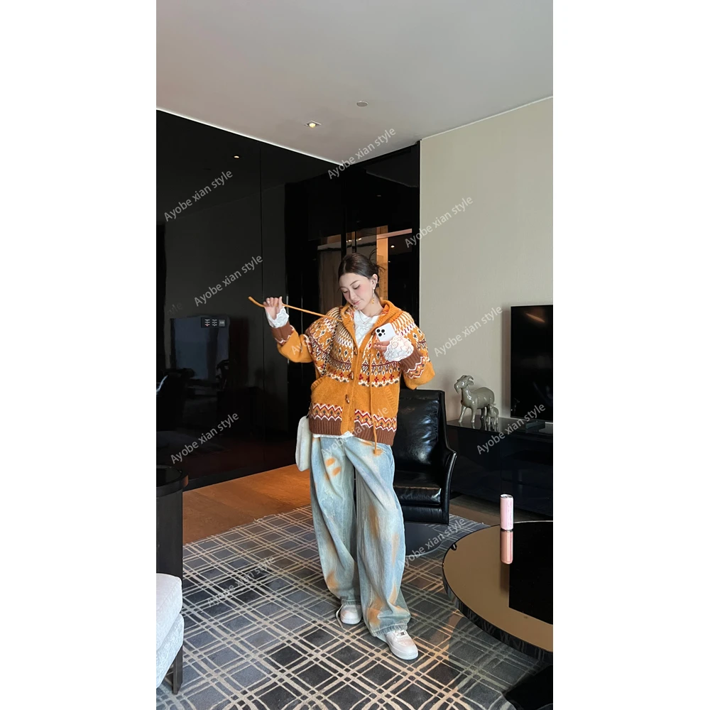 【AYOBE】小贤   费尔岛复古提花彩色系连帽针织开衫